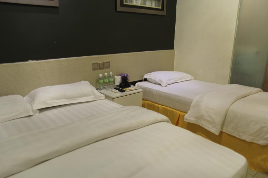 Putra One Avenue Hotel Seri Kembangan Exterior photo
